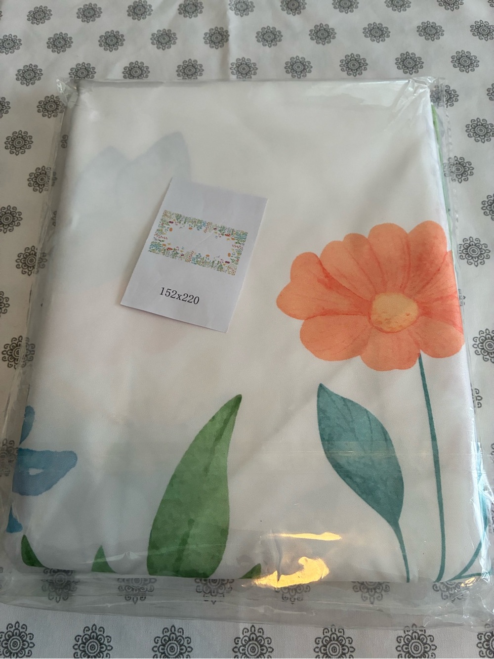 Floral Watercolor Tablecloth- White with Floral Rectangle 152x220